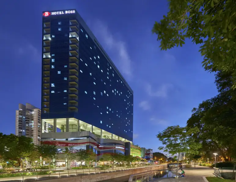 주요 관광 명소 인접 위치