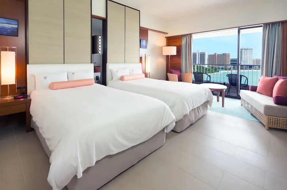 아일랜드풍 인테리어와 눈부신 전망의 객실