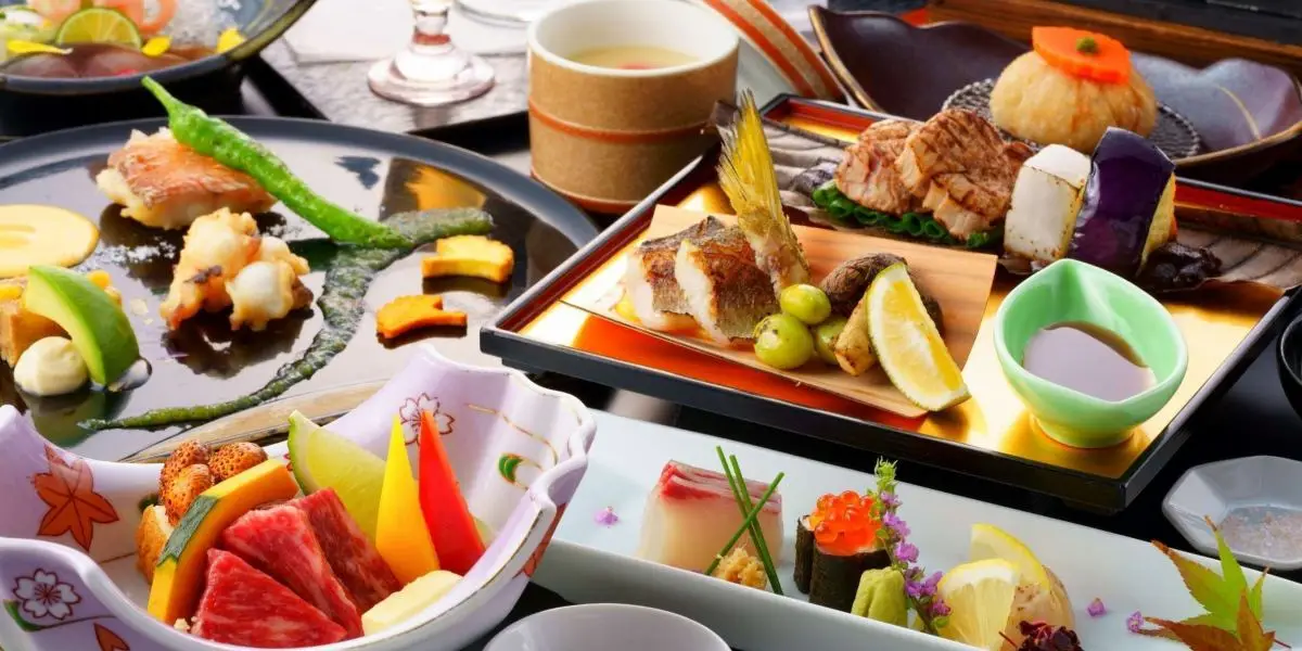 2개월마다 변경하여 제공하는 다양한 요리