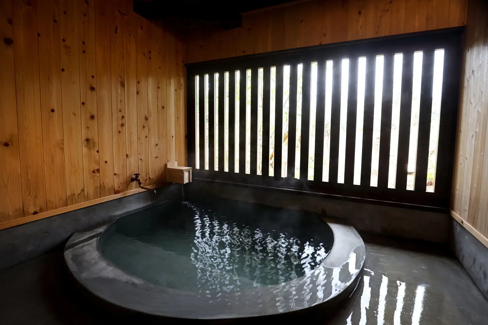 프라이빗함이 돋보이는 전 객실 개인 노천탕