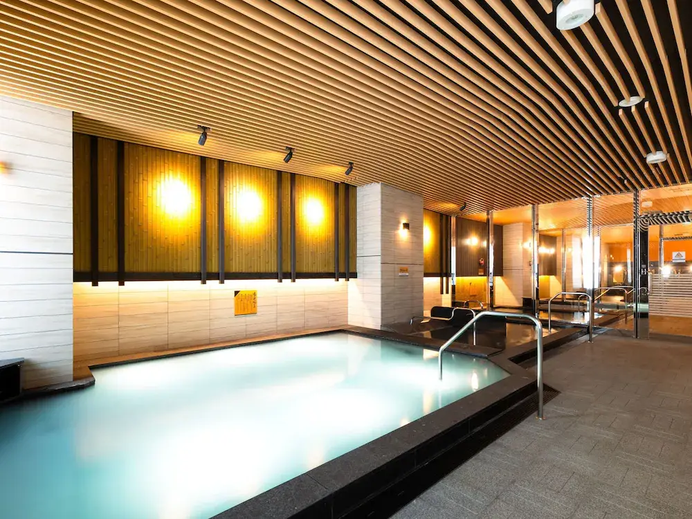 늦은 밤까지 이용가능한 투숙객 무료 대욕장 완비