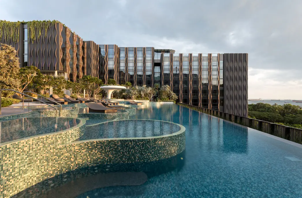 아마존 강과 터키 계단식 인피니티 풀