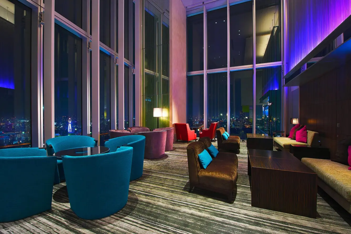 LOUNGE PLUS