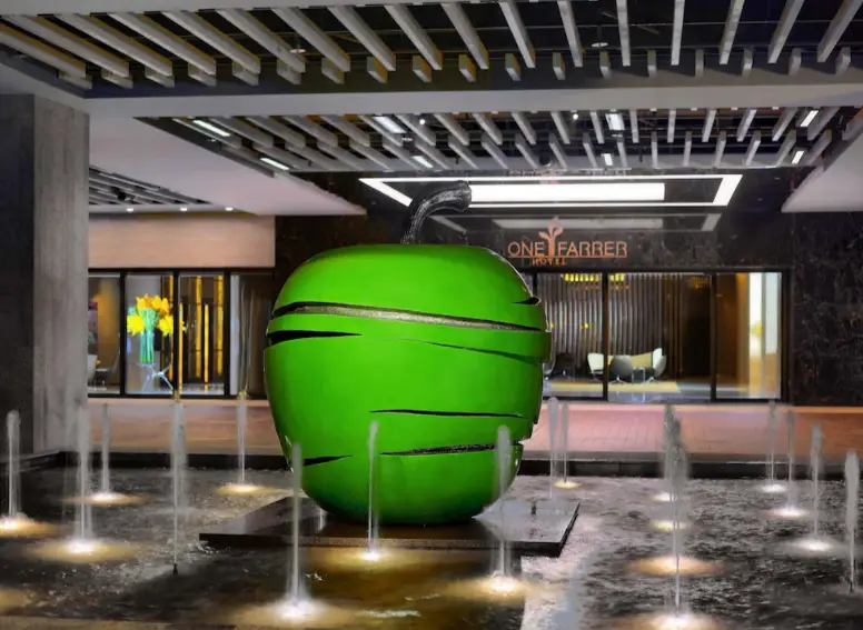 시내 관광에 최적화된 접근성을 자랑하는 호텔