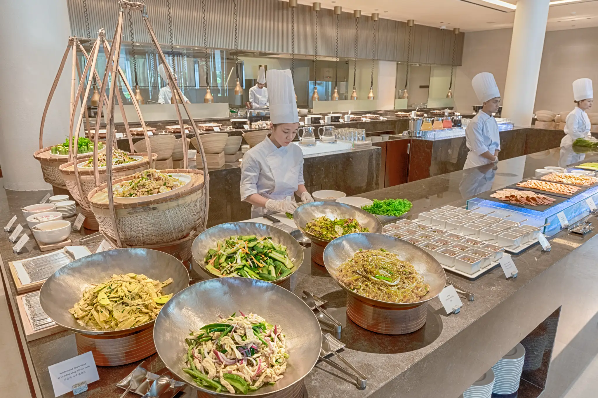 대가족 입맛 충족시키는 댜앙한 장르의 조식