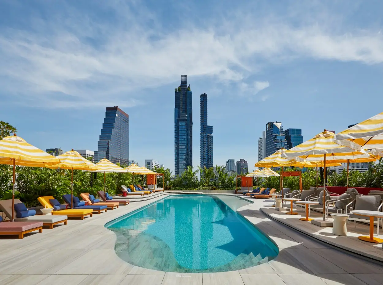 방콕 하늘과 맞닿은 인피니티 풀