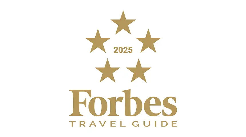 개관 이후 매년 포브스 트래블 가이드 5성 등급 유지