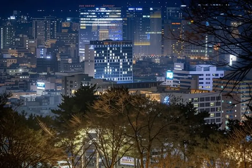 서울 야경 투어: 궁, 시장, 낙산공원 핵심 코스