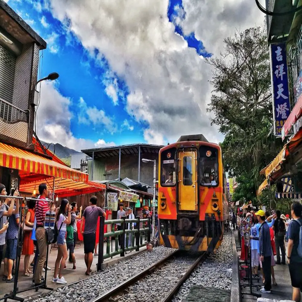 [100% 출발/한국어가이드] 대만 10시 20분 예스폭진지 야경 버스투어+야시장 쿠폰북(시먼역/메인역)