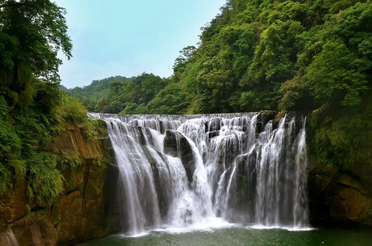 [프리미엄] 10시20분 예스폭진지 대만 버스투어 지우펀 야경 한국어가이드 usb와이파이 버스