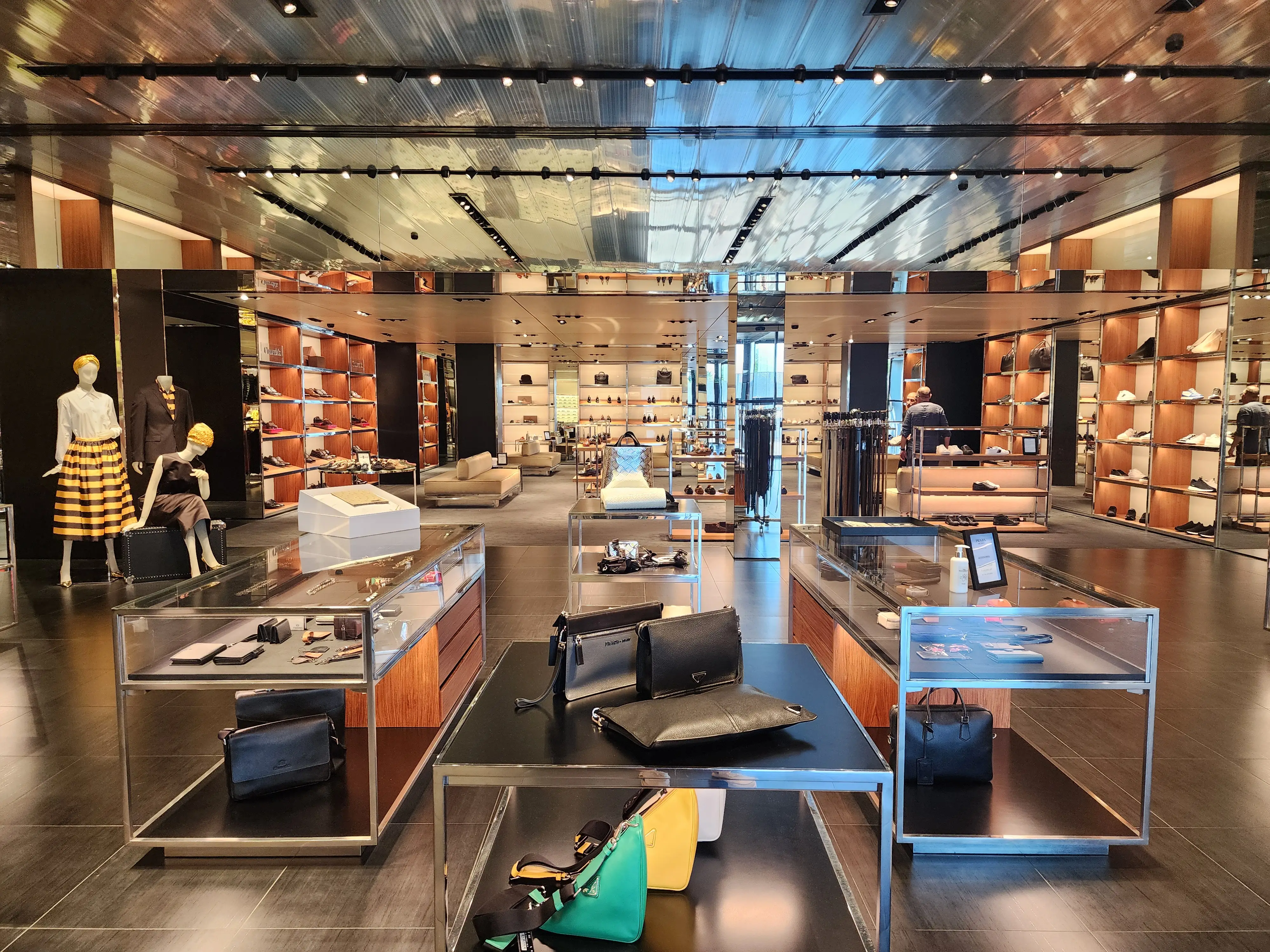 [피렌체 출발] 더 몰 아울렛 + 프라다 스페이스 쇼핑 전용차량 투어 (한국인가이드)